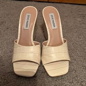 Steve Madden Cream Wedge Sandals